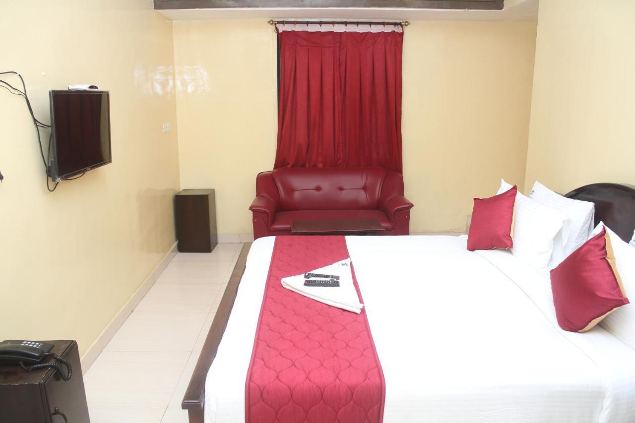 Skyry Hotels T Nagar Chennai Dış mekan fotoğraf